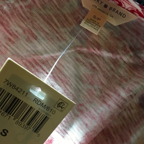 Lucky Brand Bandana Print Red Tee Shirt Top Blouse - Picture 7 of 7